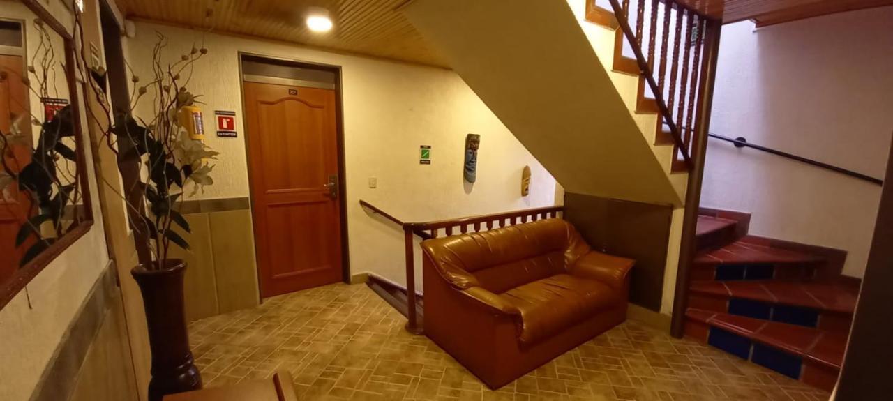 Hoteles Bogota Inn Colonial Buitenkant foto